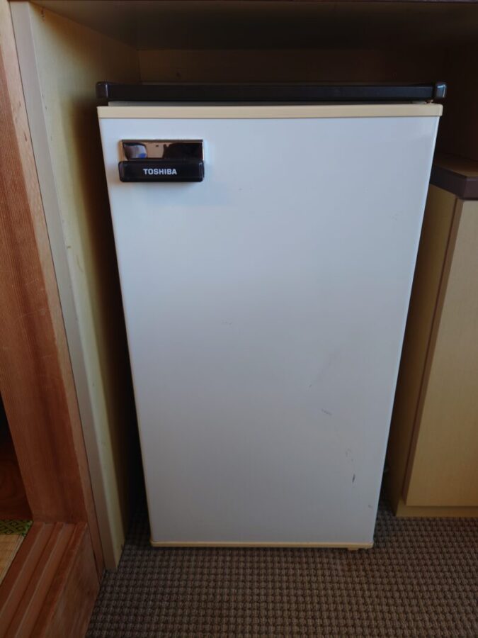 ベイリゾートホテル小豆島の部屋にある冷蔵庫