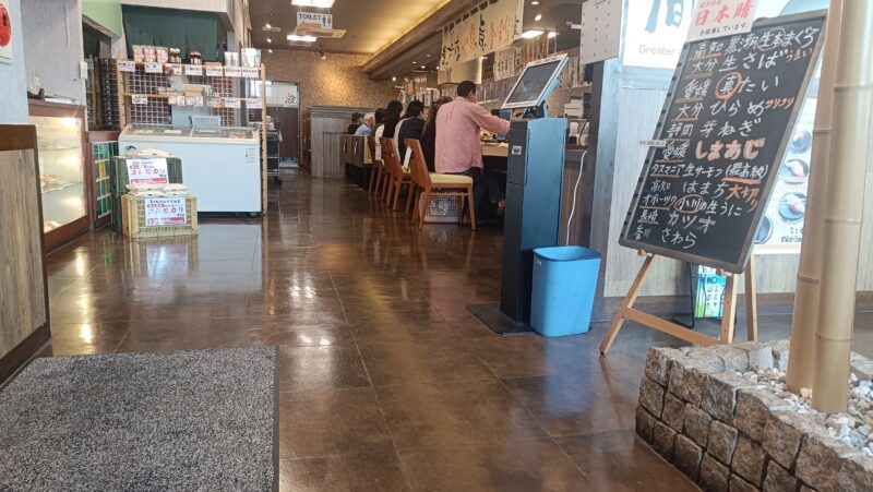 ここも春日店の店内