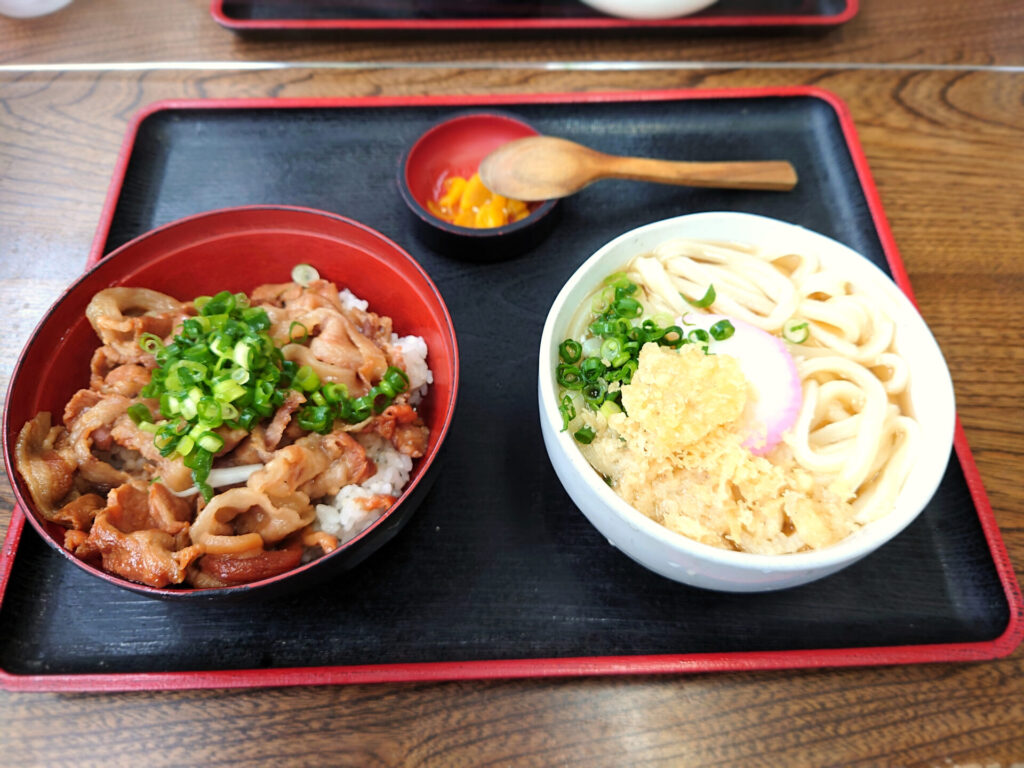 さぬきうどん三よし　ランチ　豚丼セット