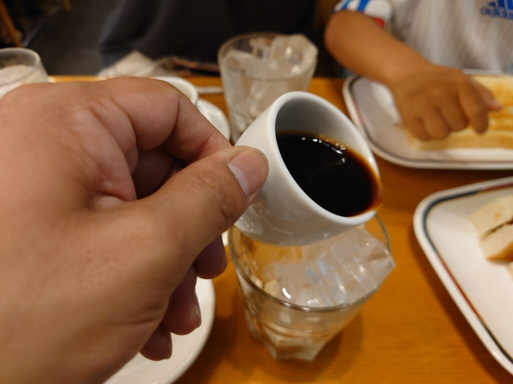 名古屋カフェ　コンパル　モーニング　アイスコーヒー