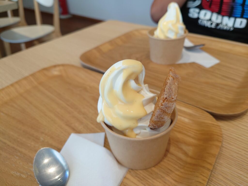 三木町カフェ　たまご専門店だんらん　ソフトクリーム