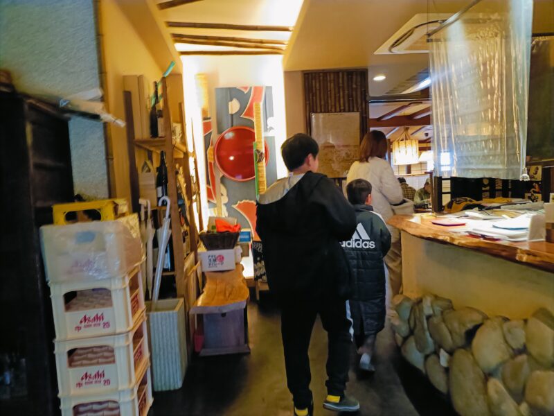 海鮮問屋 仲見世（なかみせ）店内