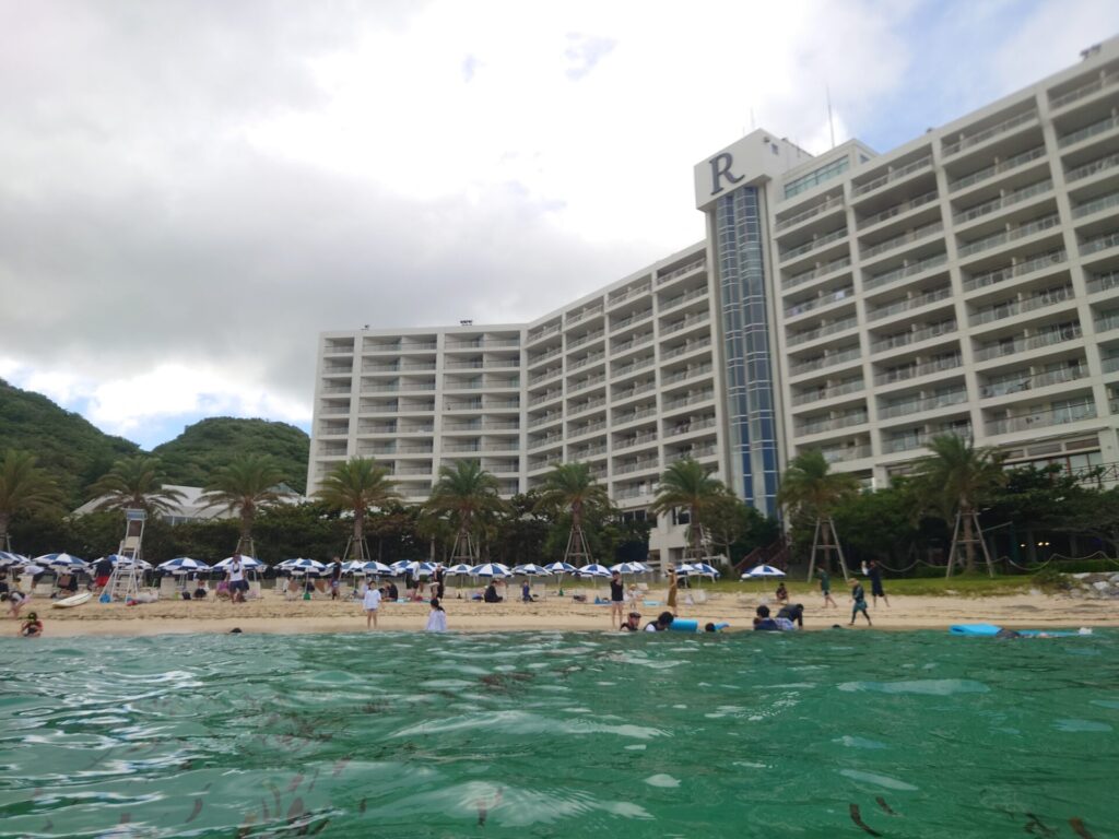 ルネッサンスリゾートオキナワ　沖縄子連れホテル　ビーチ　プール