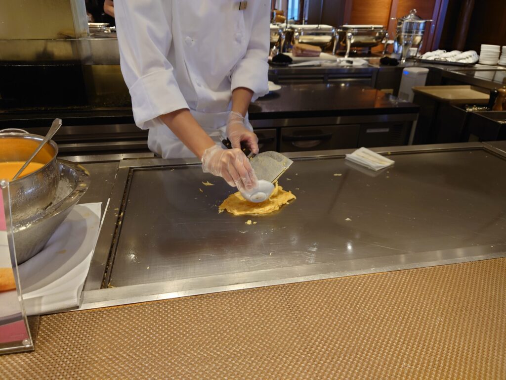 ルネッサンスリゾートオキナワ 朝食 フォーシーズン 鉄板オムレツ