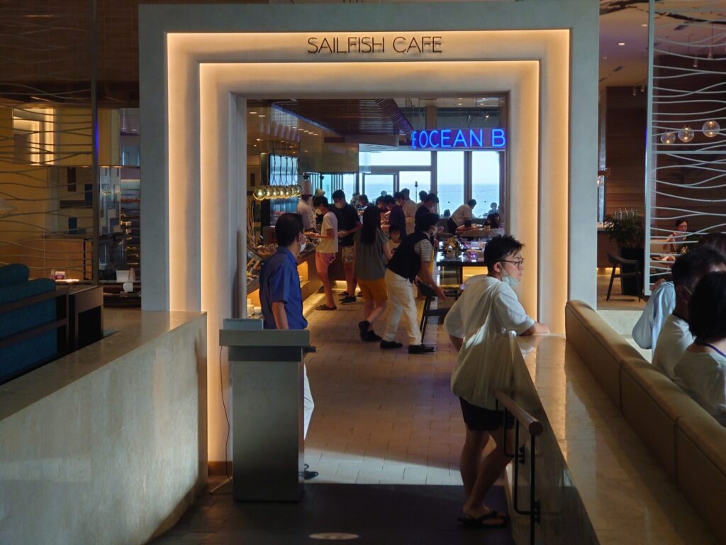 ルネッサンスリゾートオキナワ　レストラン　朝食　セイルフィッシュカフェ　沖縄旅行ホテル