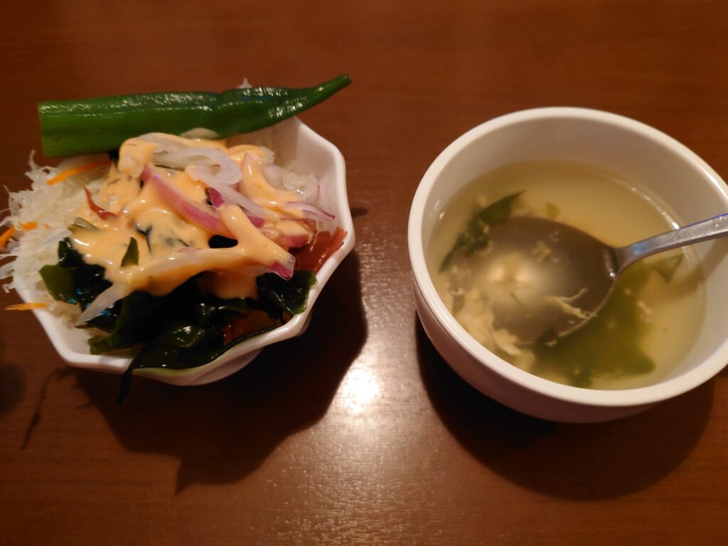沖縄食事　沖縄ステーキ　ステーキ88　美ら海店　サラダとスープ
