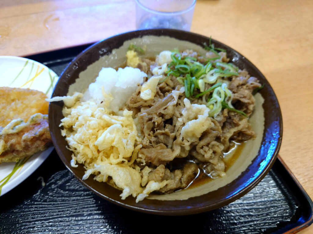 高松うどん　かすが町市場　肉ぶっかけうどん