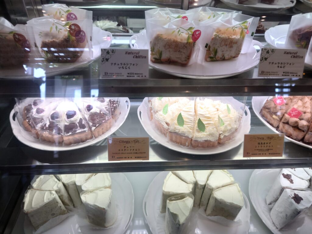 ディア高松南店　ケーキ