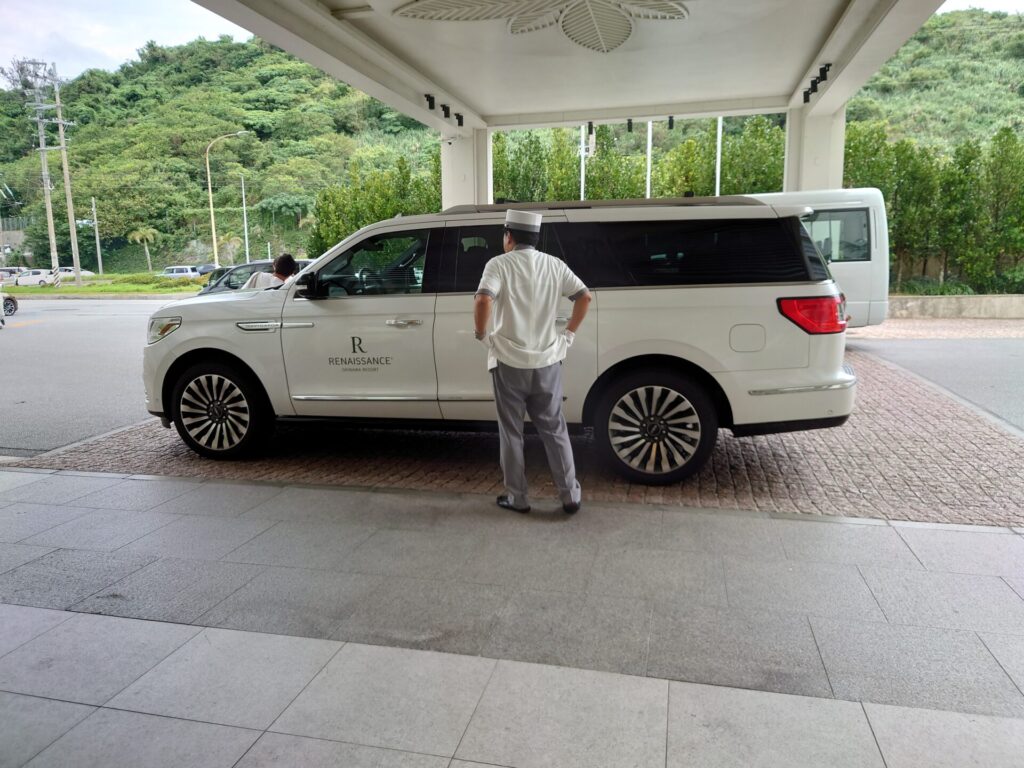 ルネッサンスリゾートオキナワ　駐車場　車停め方