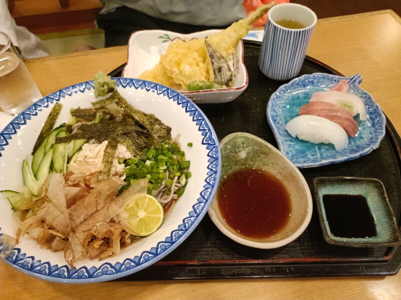 居食屋うましので食べた月替わりの定食からすだち冷やしそば定食