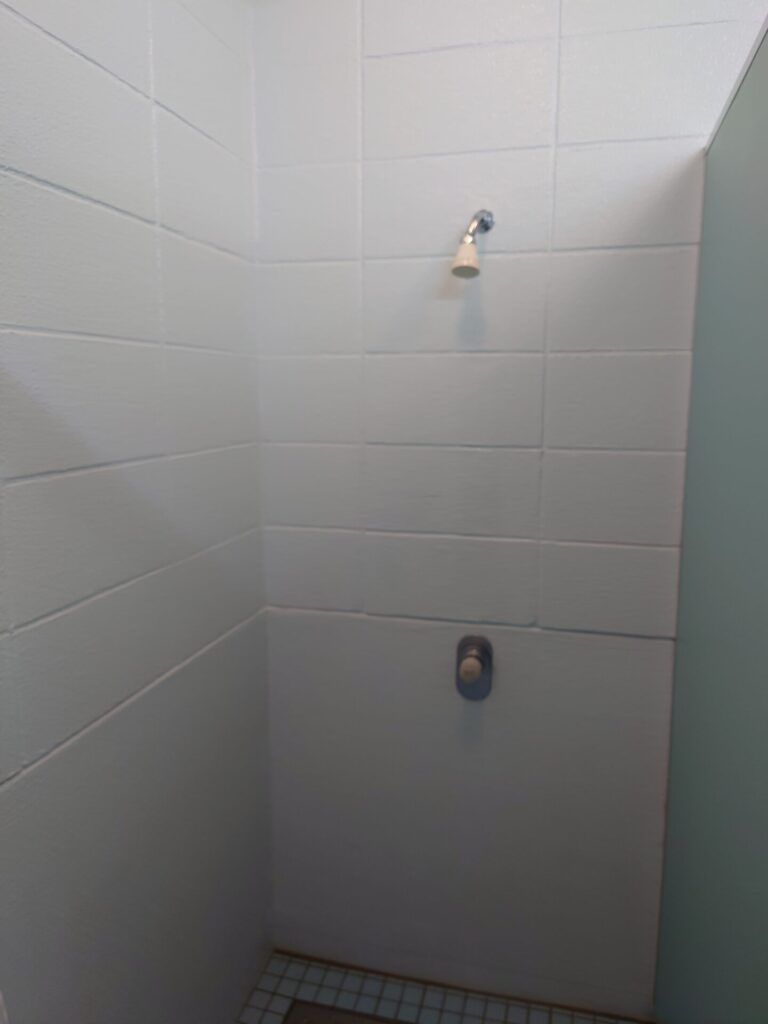 トレスタ白山　プール　香川県プール　シャワー室