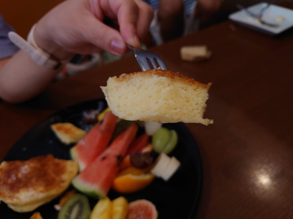 宇多津町カフェ　はまきた珈琲　メニュー　季節のフルーツパンケーキ