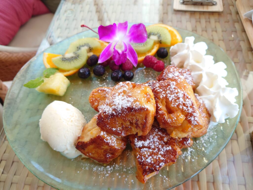 沖縄おしゃれカフェ　和牛カフェカプカ　メニュー　フレンチトースト