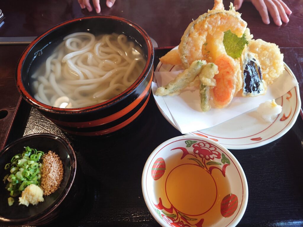 うどん本陣山田家　釜あげうどん定食