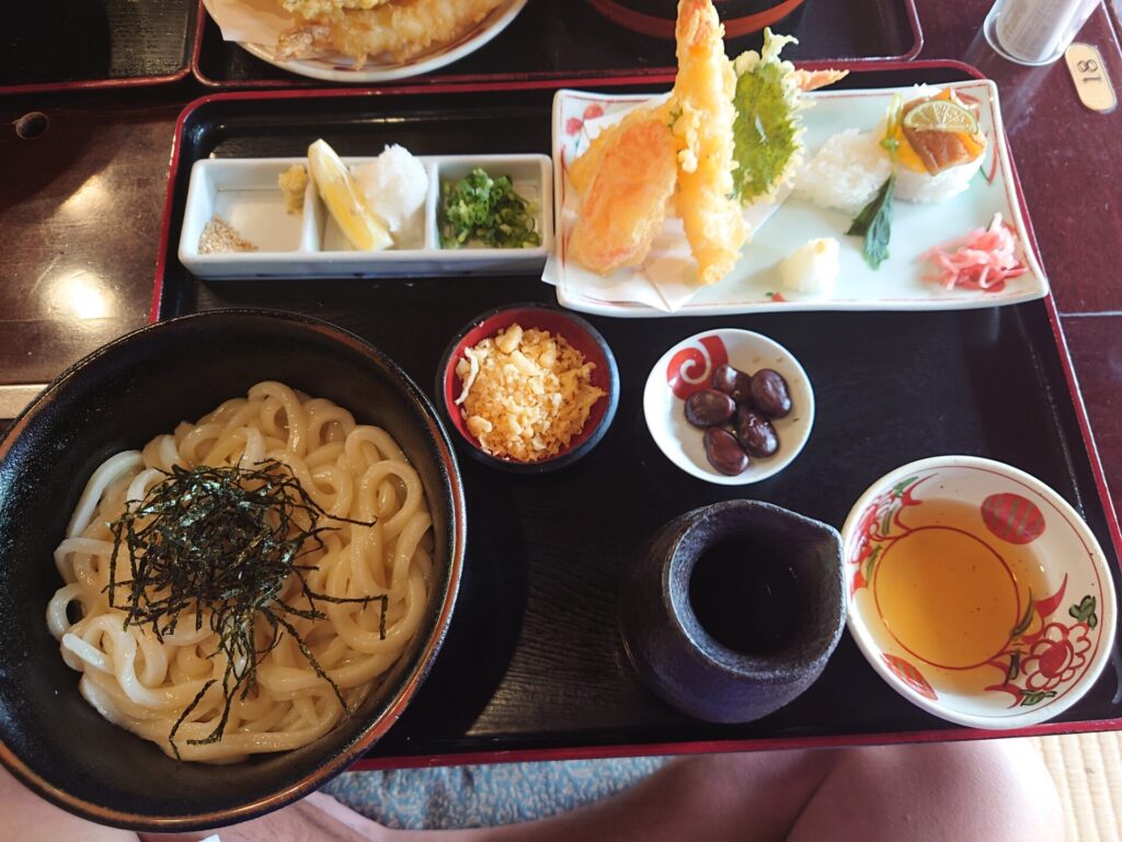 うどん本陣山田家　釜ぶっかけうどん定食