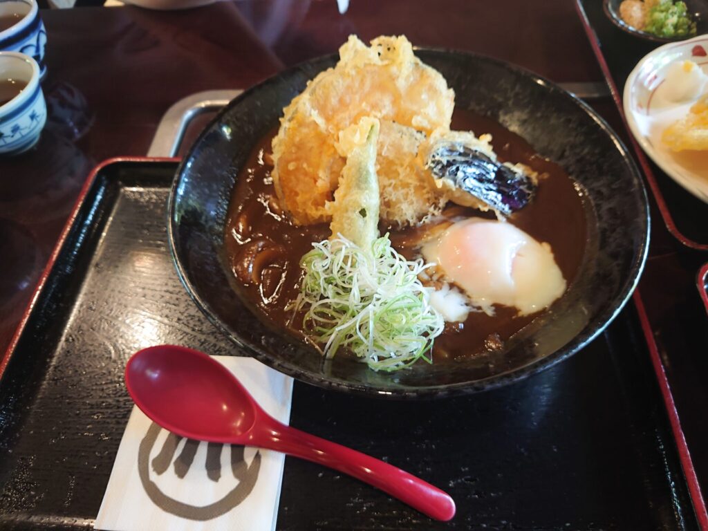 うどん本陣山田家　とり天カレーうどん