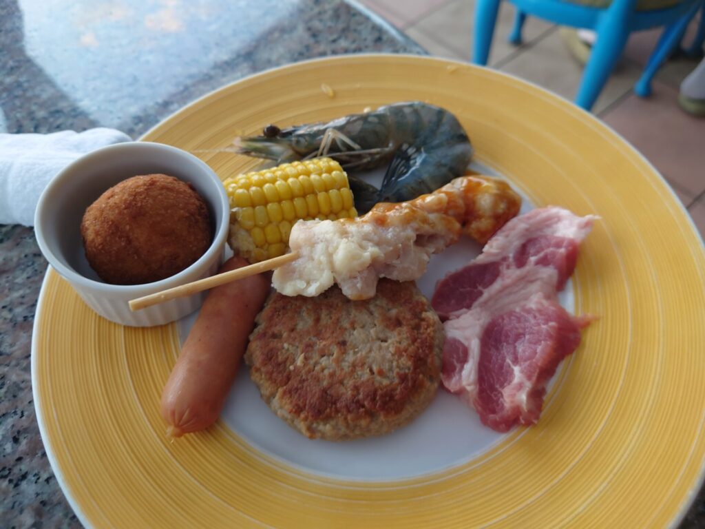 ルネッサンスリゾートオキナワ 夕食 コーラルシービュー バーベキュー 子ども