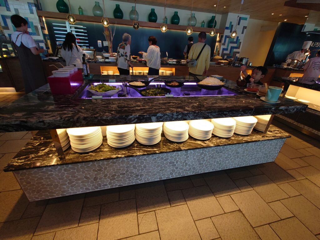 沖縄旅行　ルネッサンスリゾートオキナワ　セイルフィッシュカフェ　沖縄ランチ