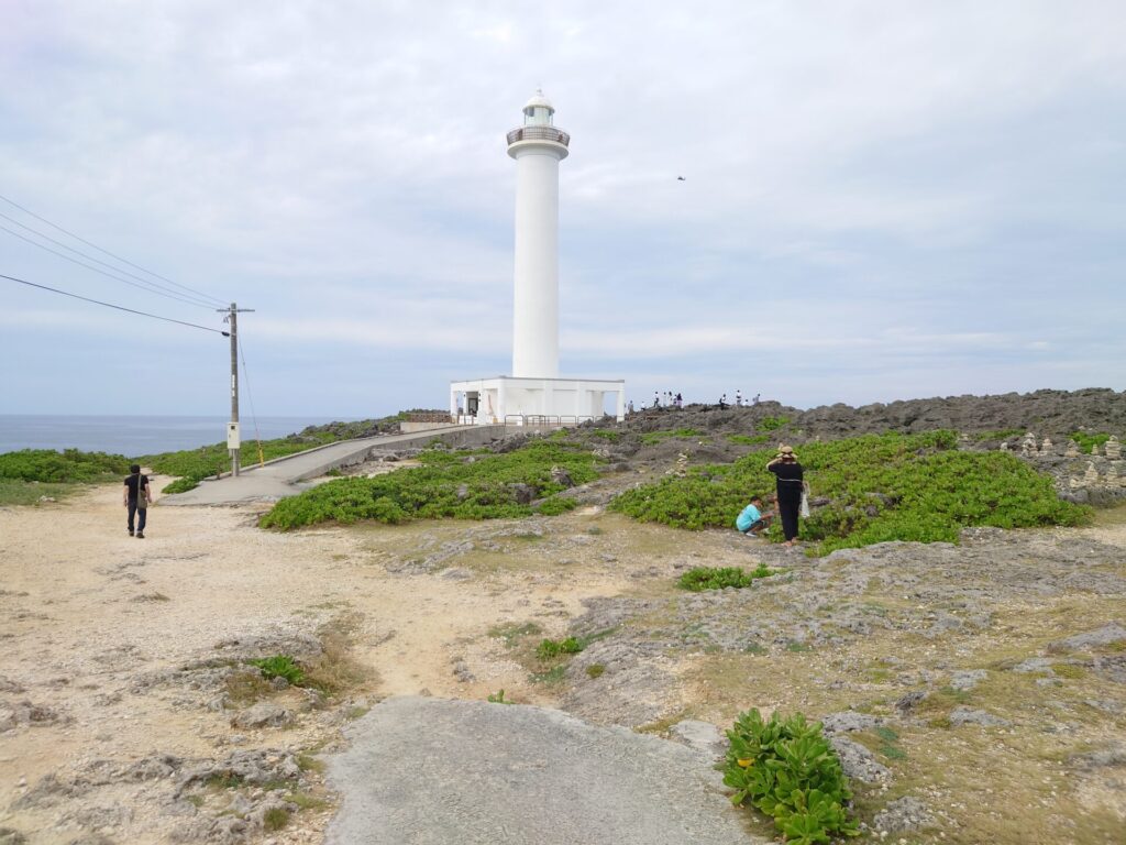 沖縄旅行　ルネッサンスリゾートオキナワ　沖縄観光　残波岬　灯台
