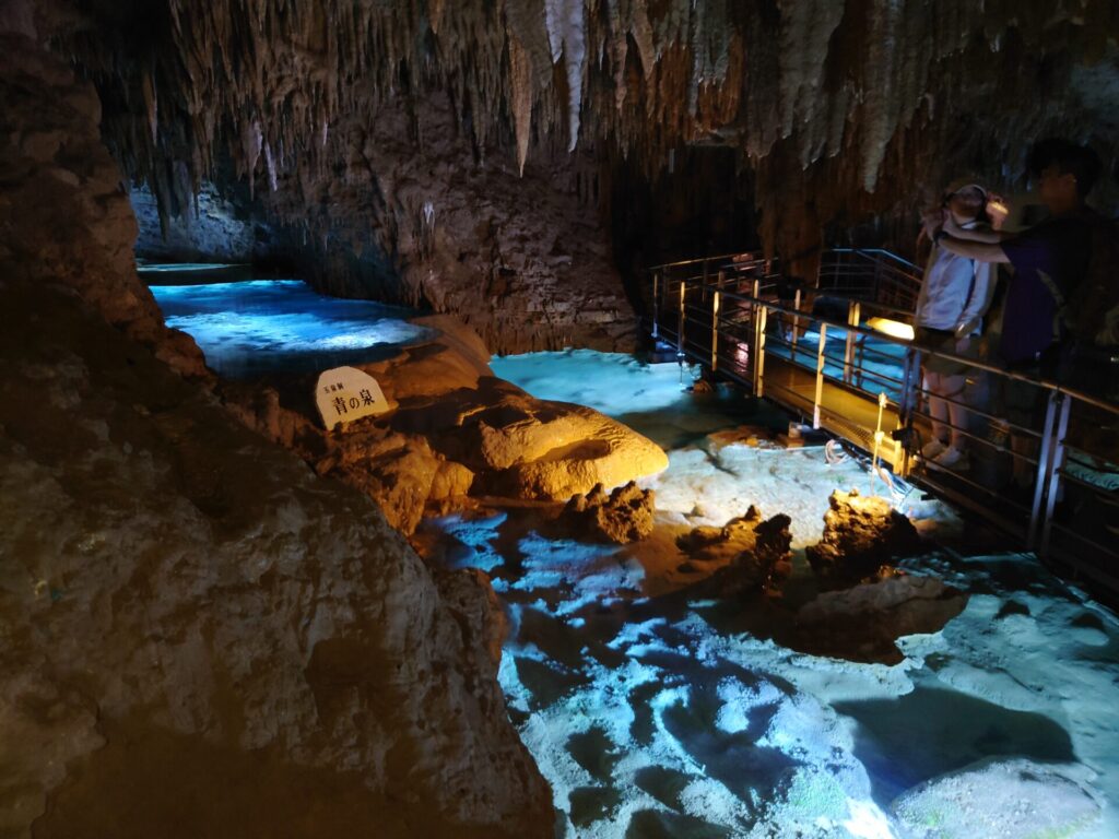 おきなわワールド　沖縄旅行　沖縄観光スポット 洞窟　玉泉洞