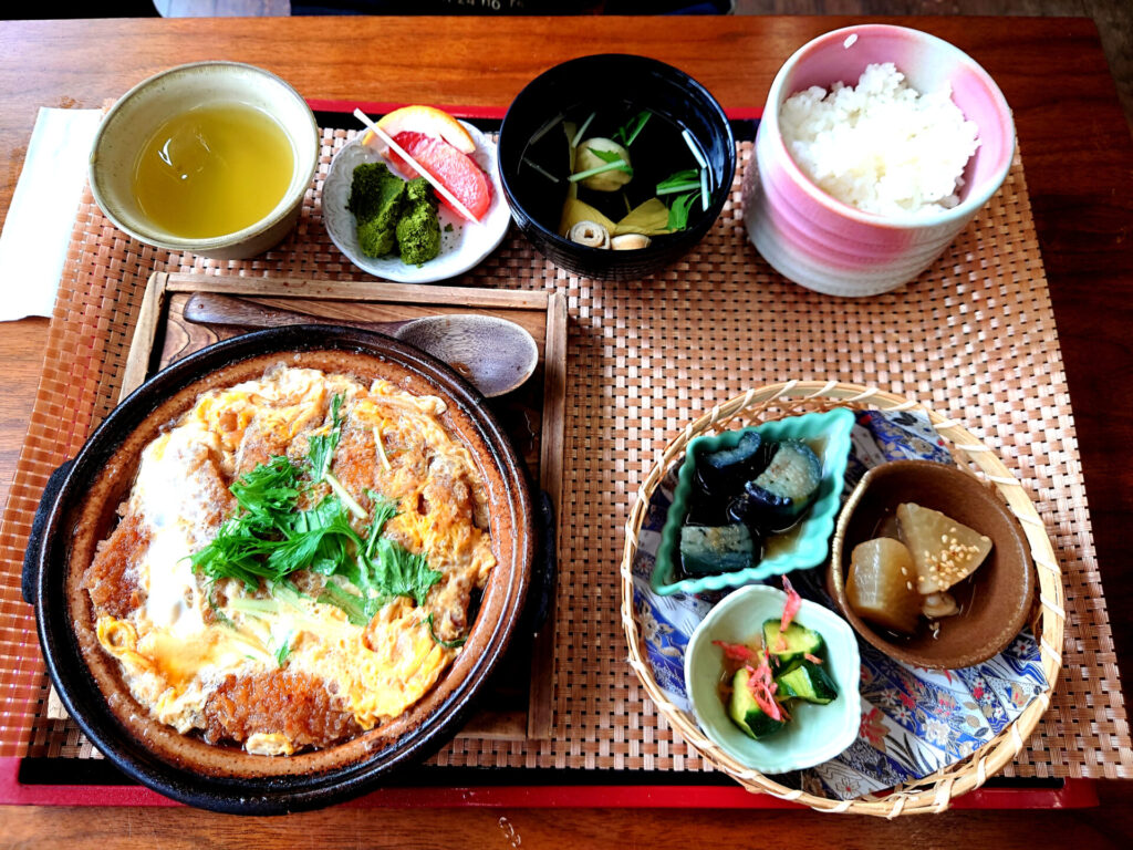 マイントピア別子　レストランもりの風　ランチ　ロースかつ鍋