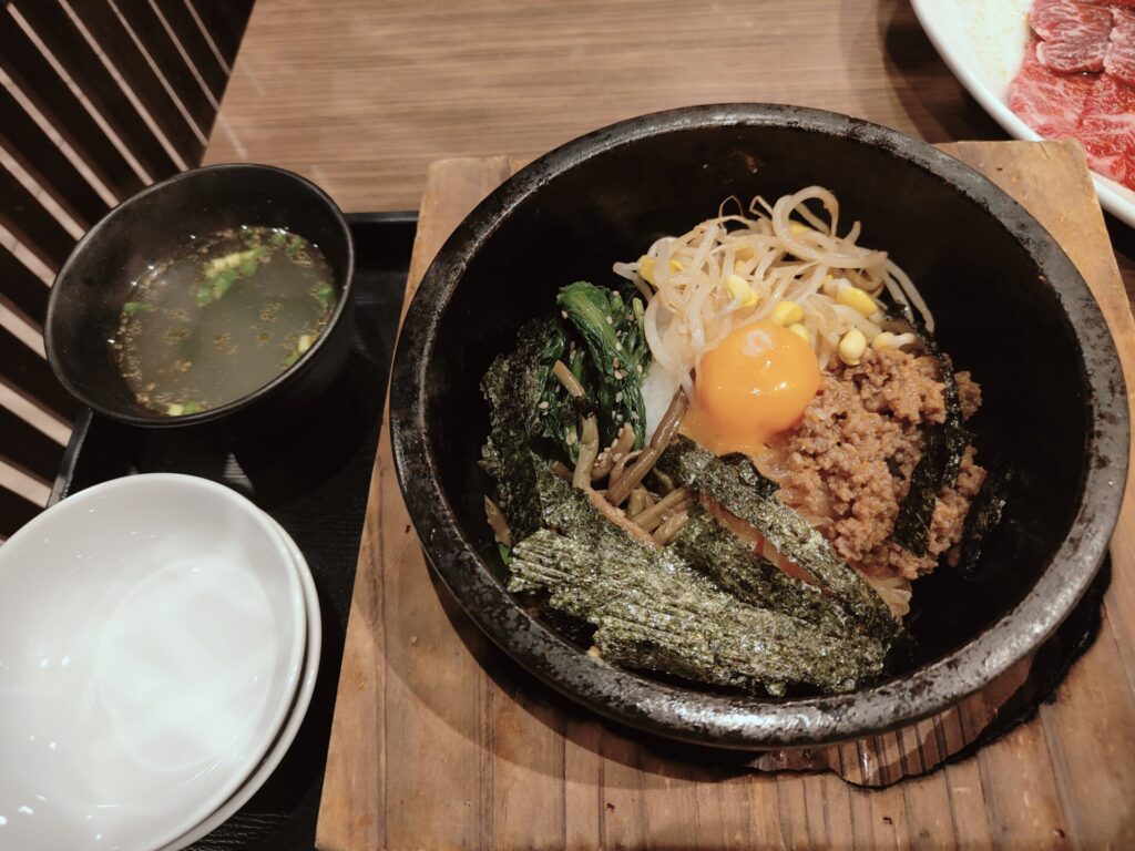 焼肉もざいく春日店　石焼ビビンバ