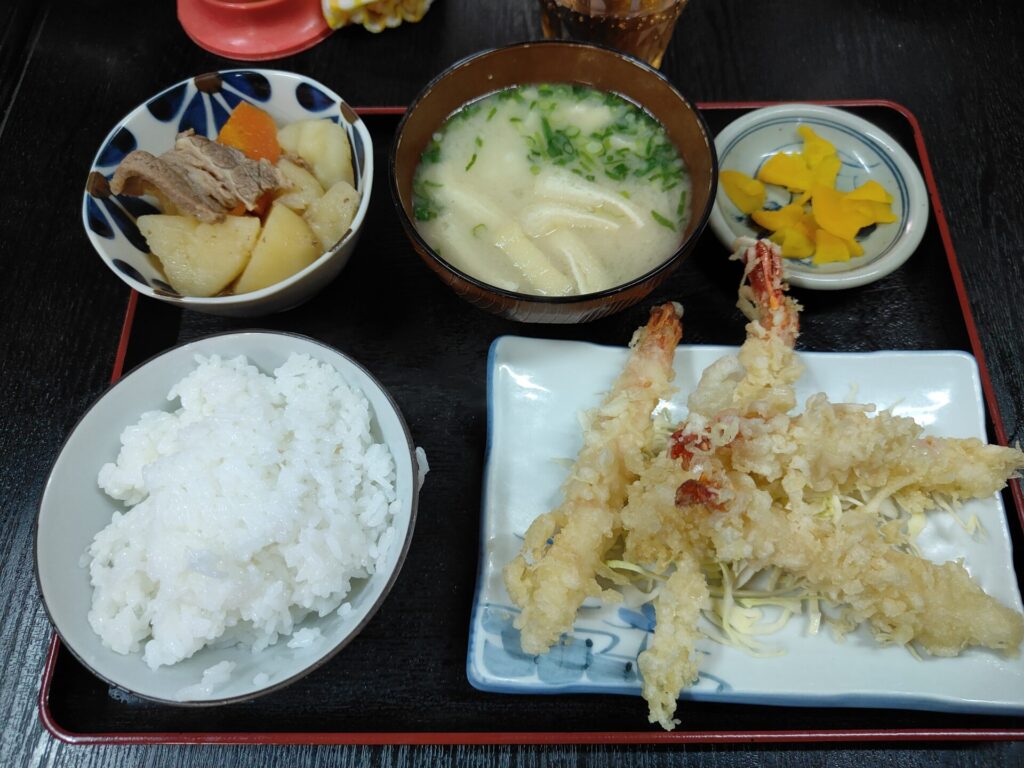 高松市ランチ　おけいちゃん　高松市食堂　えびの天ぷら定食