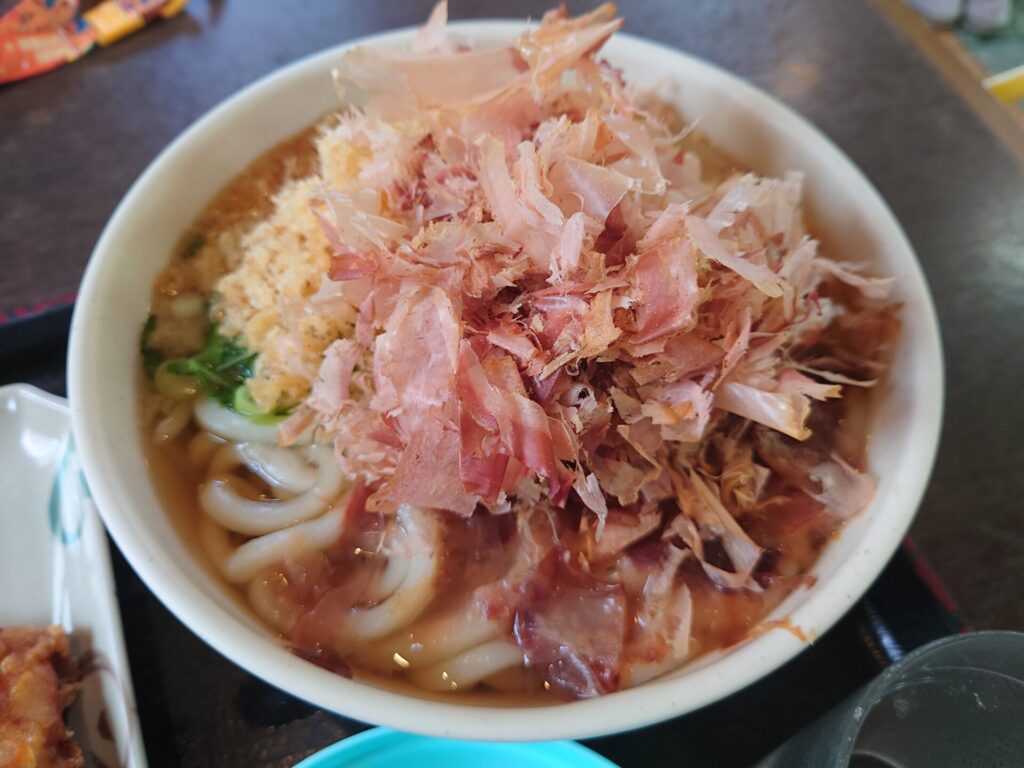 高松うどんブログ　愉楽家　ゆらくや高松　かけうどん