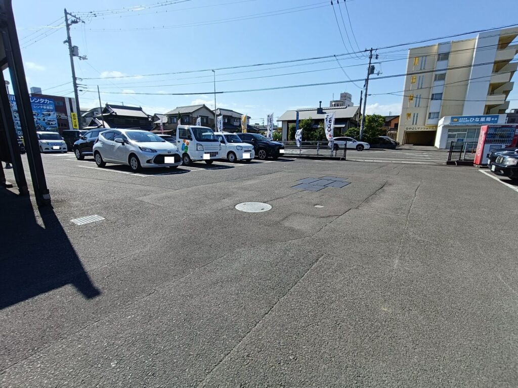 高松うどんブログ　愉楽家　ゆらくや高松　駐車場