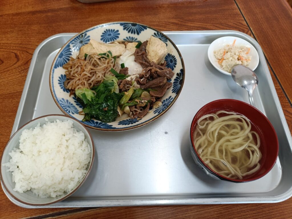 沖縄食堂　海洋食堂　メニュー　牛肉いため