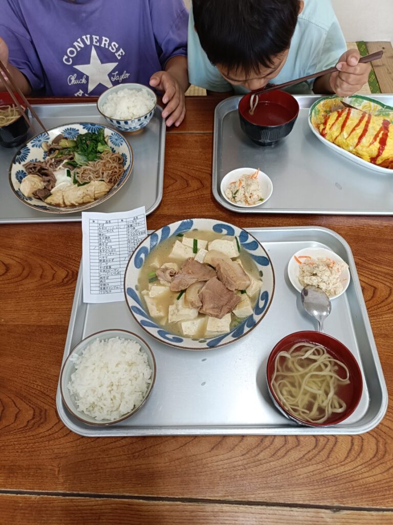 沖縄子連れ旅行　沖縄ランチ　沖縄食堂　海洋食堂