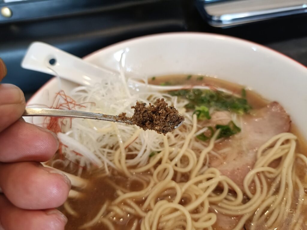 いりこらーめん銀のダルマ　醤油ラーメン