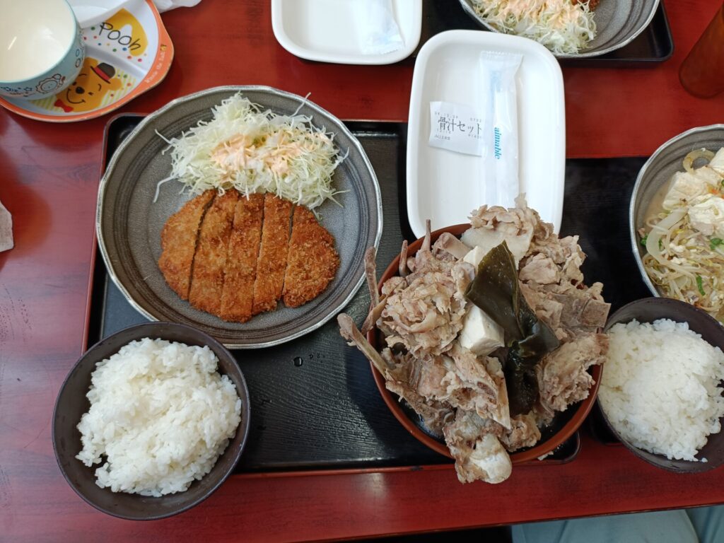 みはま食堂　沖縄食堂　沖縄グルメ　骨汁