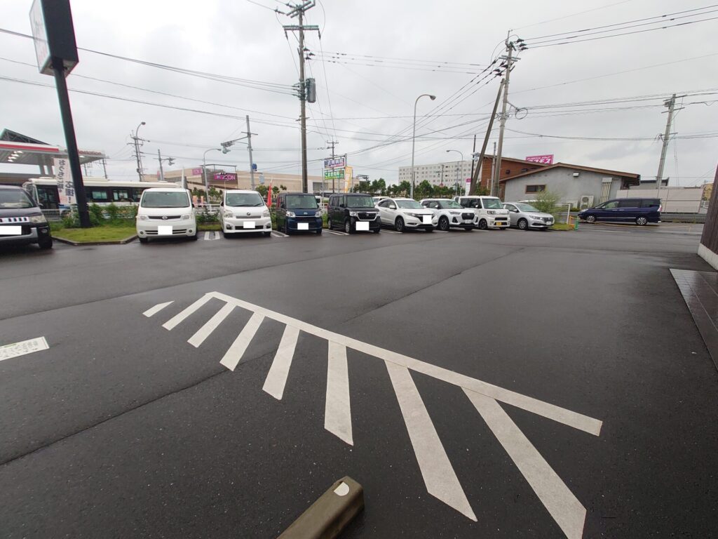 宮崎ボリュームの多いお店　くろだるま　駐車場