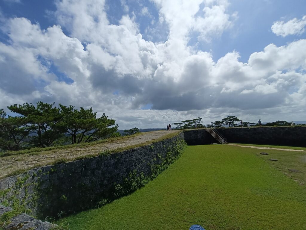 10月沖縄子連れ旅行　座喜味城跡