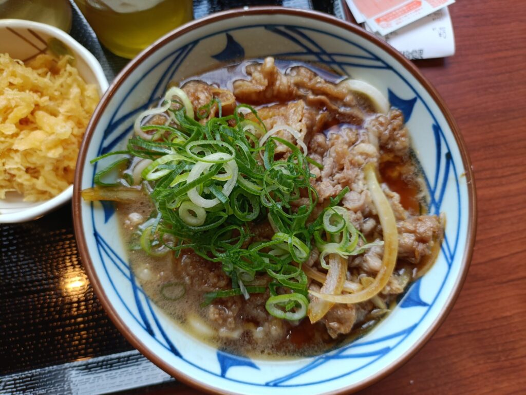 高松うどん　丸亀製麵　焼きたて肉うどん