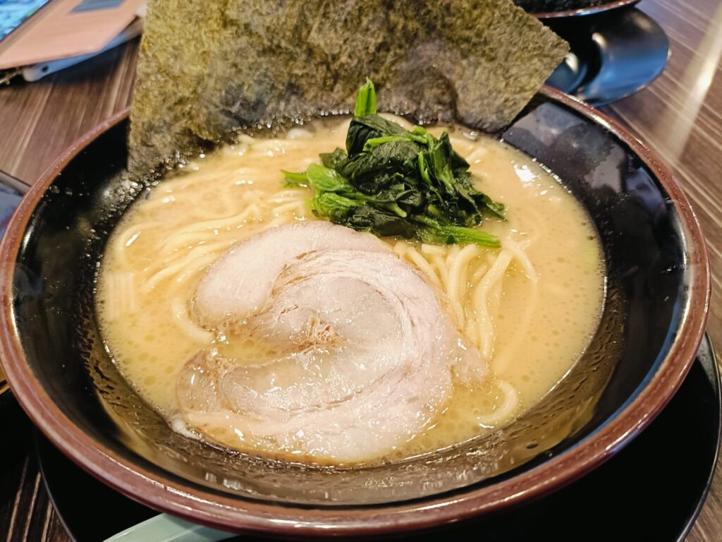 高松ラーメン　横浜家系ラーメン稲和家　ラーメン