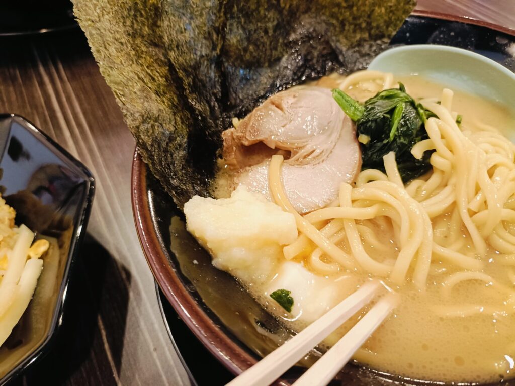 高松ラーメン　横浜家系ラーメン稲和家　ラーメン