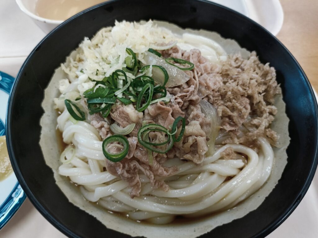 高松市うどん やま家 肉ぶっかけうどん