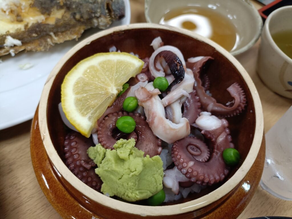 徳島グルメ　活魚料理びんび家　釜めし　たこめし