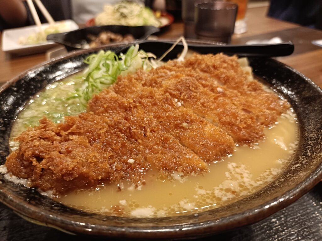 家食屋ほんてん　かつラーメン定食