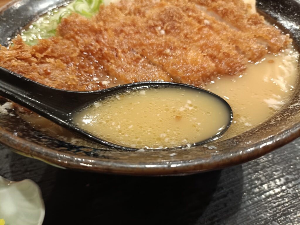 家食屋ほんてん　かつラーメン定食