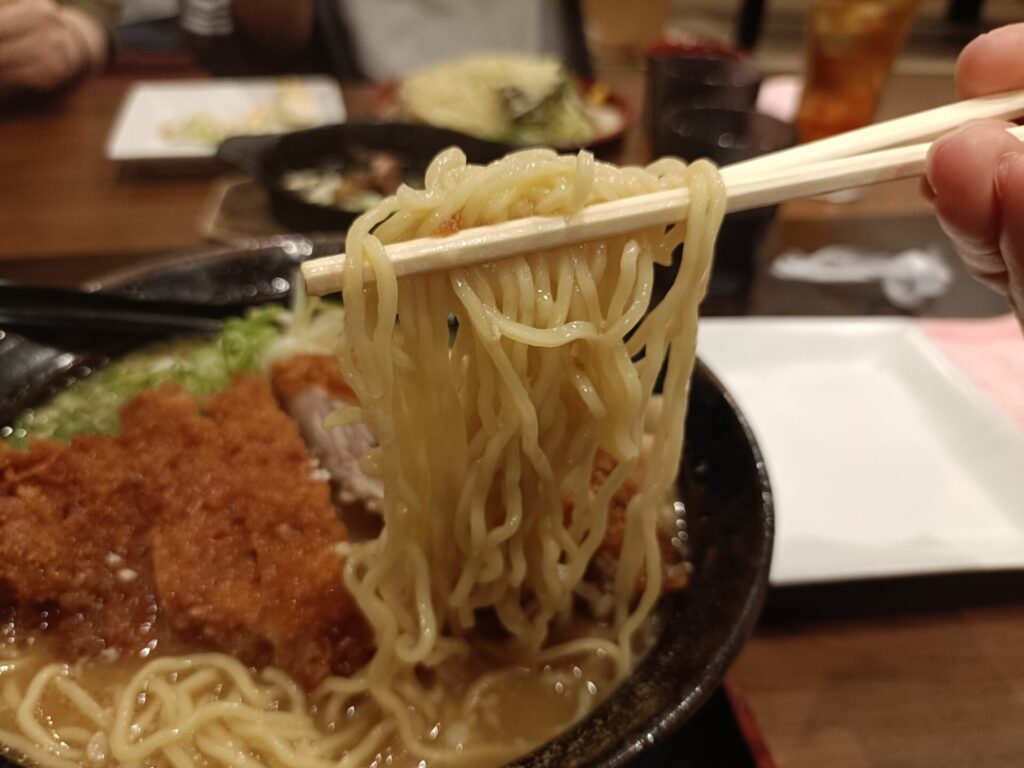 家食屋ほんてん　かつラーメン定食