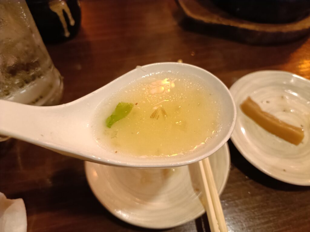 六本木グルメ 肉汁水餃子餃包 餃包