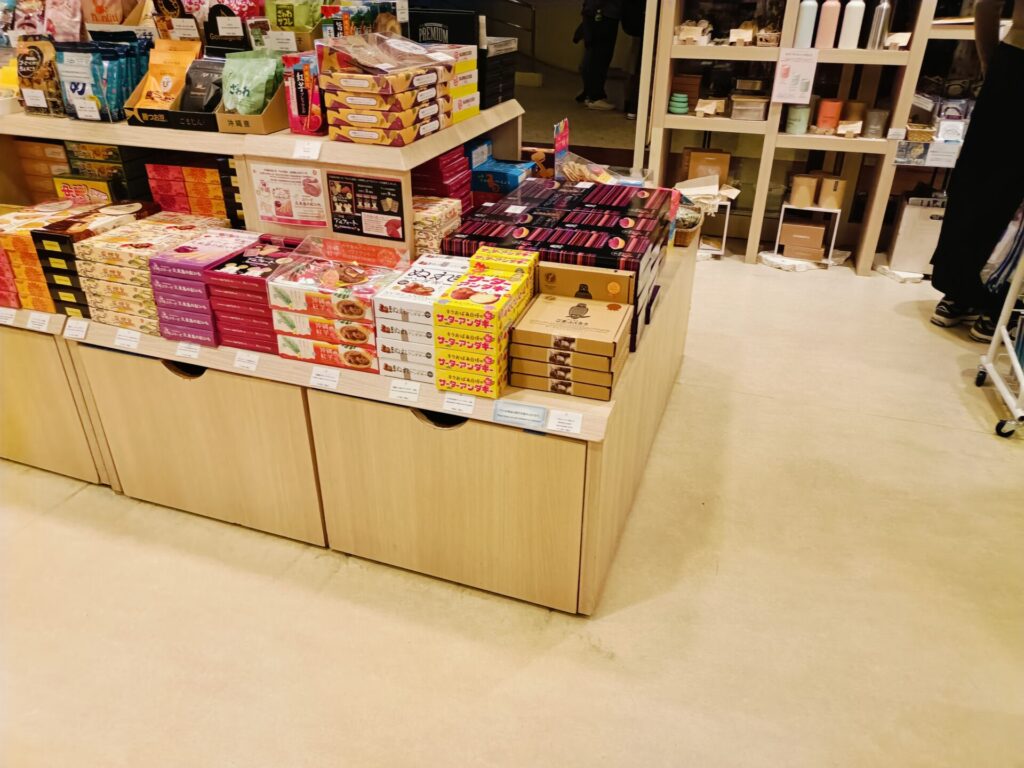 沖縄リゾートホテル　ANAインターコンチネンタル万座ビーチリゾート　売店