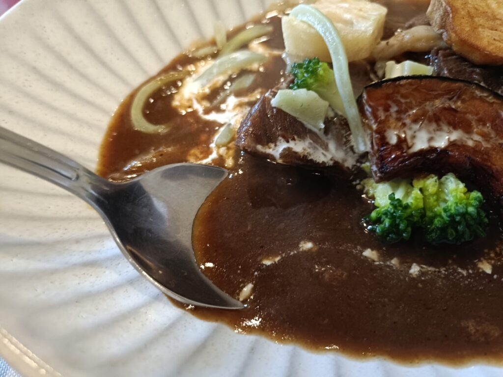 ビストロあおやぎ　ビーフシチュー