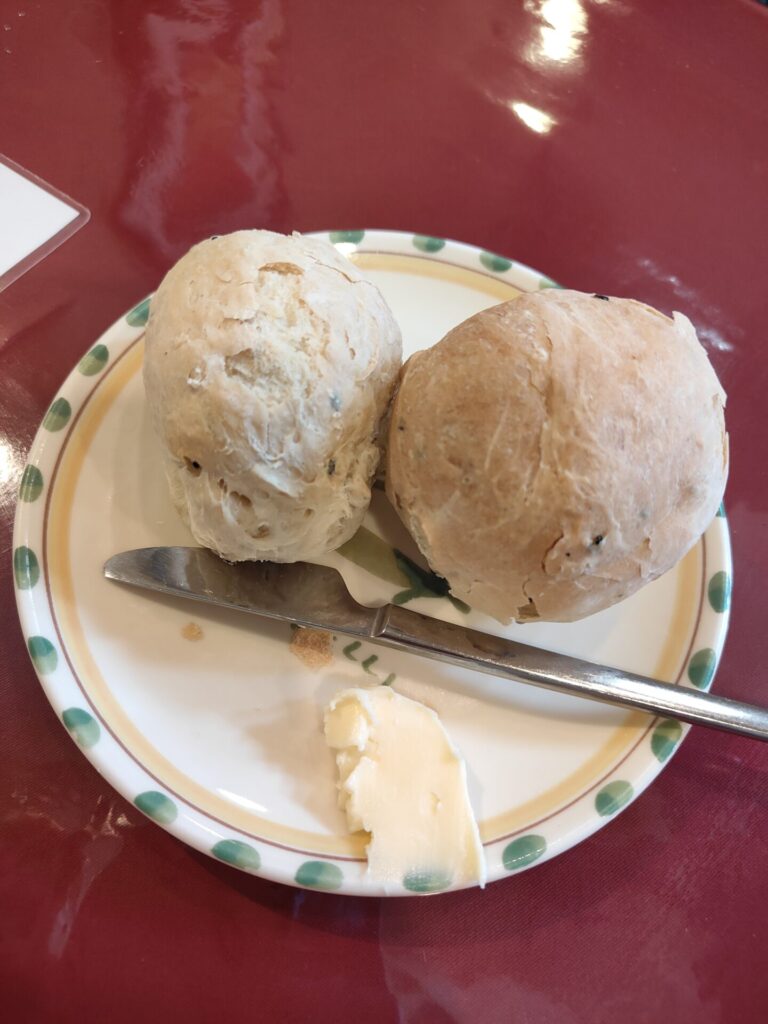 ビストロあおやぎ　パン