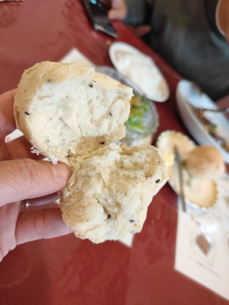 ビストロあおやぎ　パン