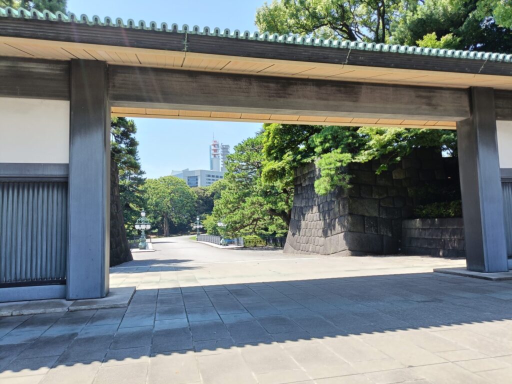 皇居参観　正門鉄橋（二重橋）