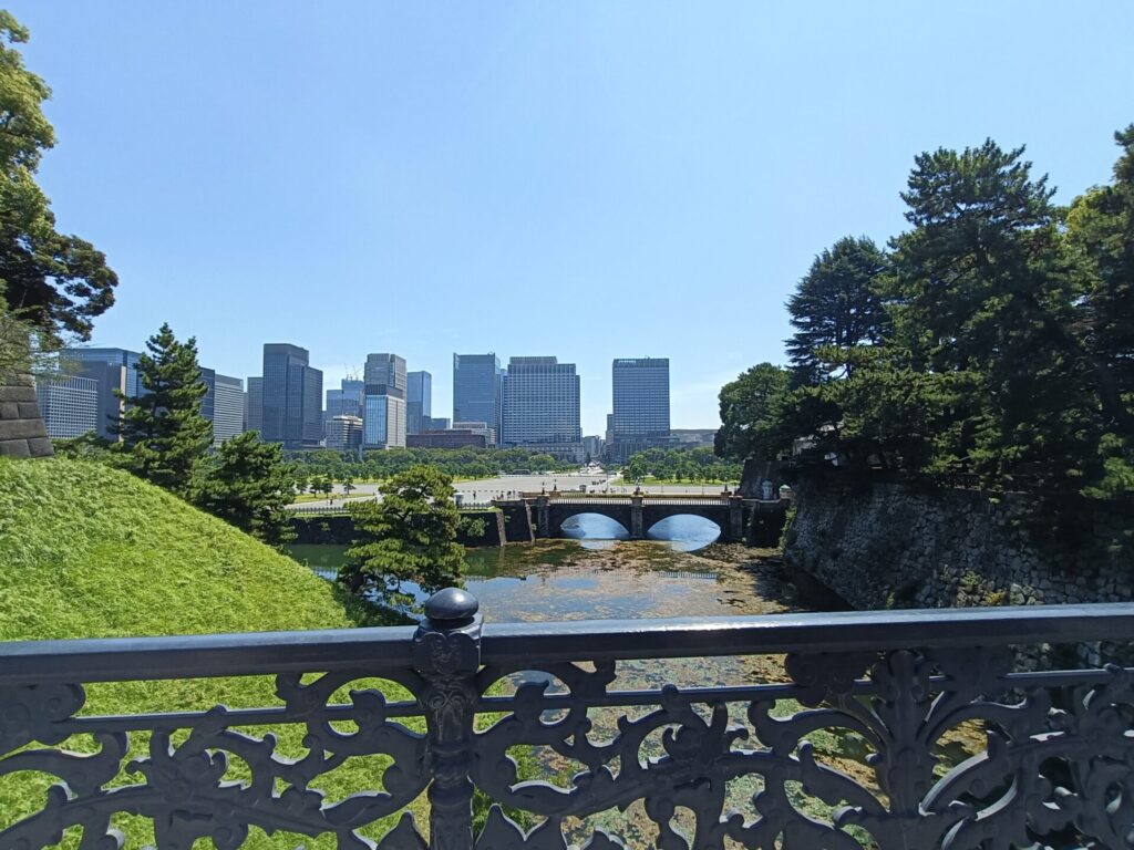 皇居参観　正門鉄橋（二重橋）